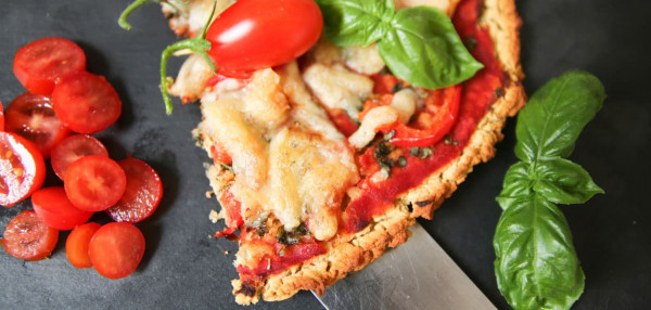 Linsenpizza mit Sugo aus Figur Balance Pikant Tomanensuppe-nicola-sautter